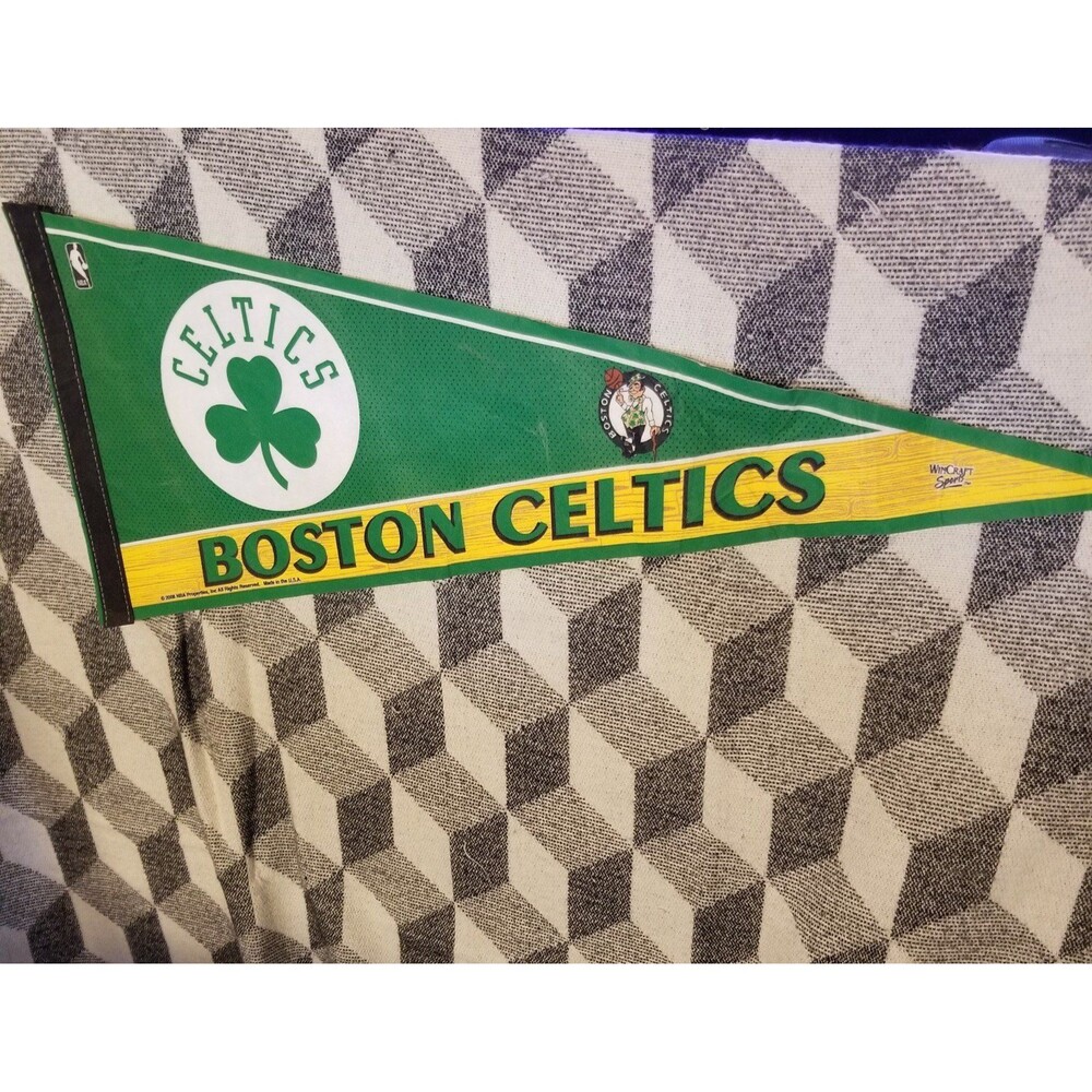 Boston Celtics 2008 NBA Basketball team 30 x 12 Felt Pennant, made in USA